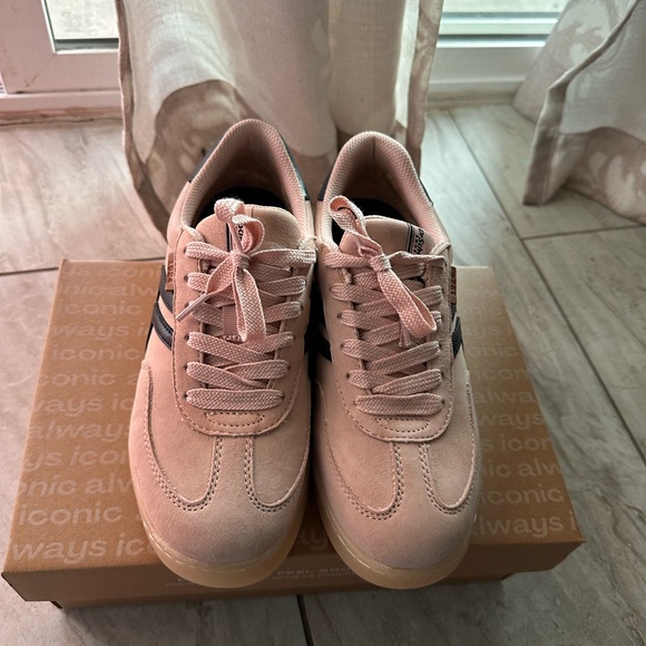 Dr. Scholl's Pink and Navy Athletic Shoes - Picture 2 of 4